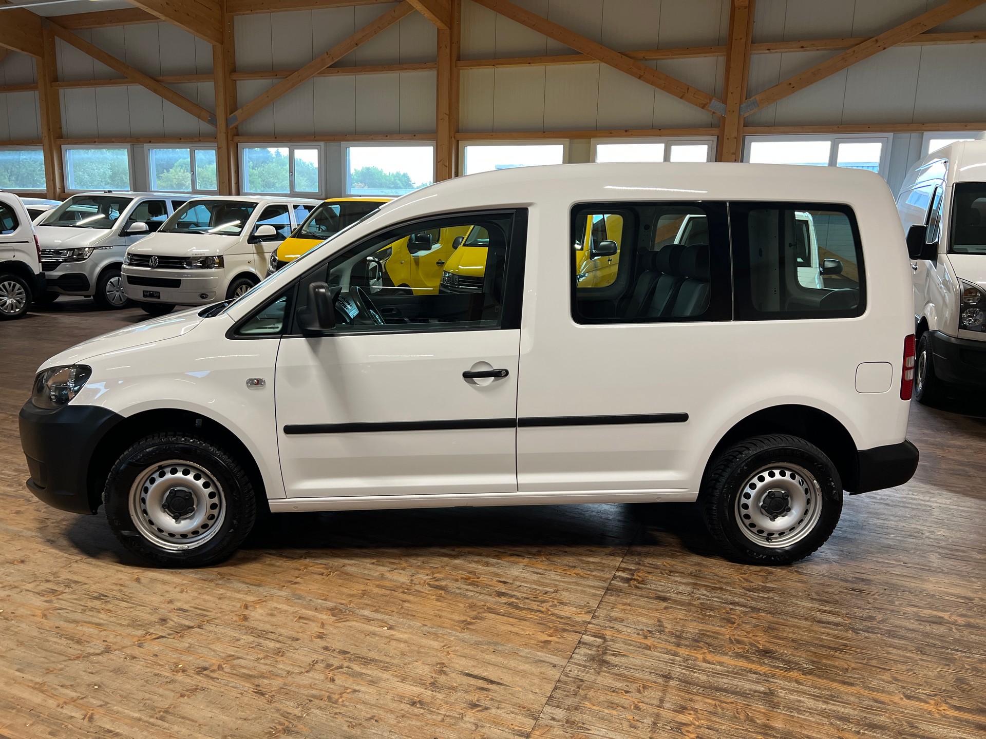 VW Caddy 2.0 TDI 4Motion-image-7
