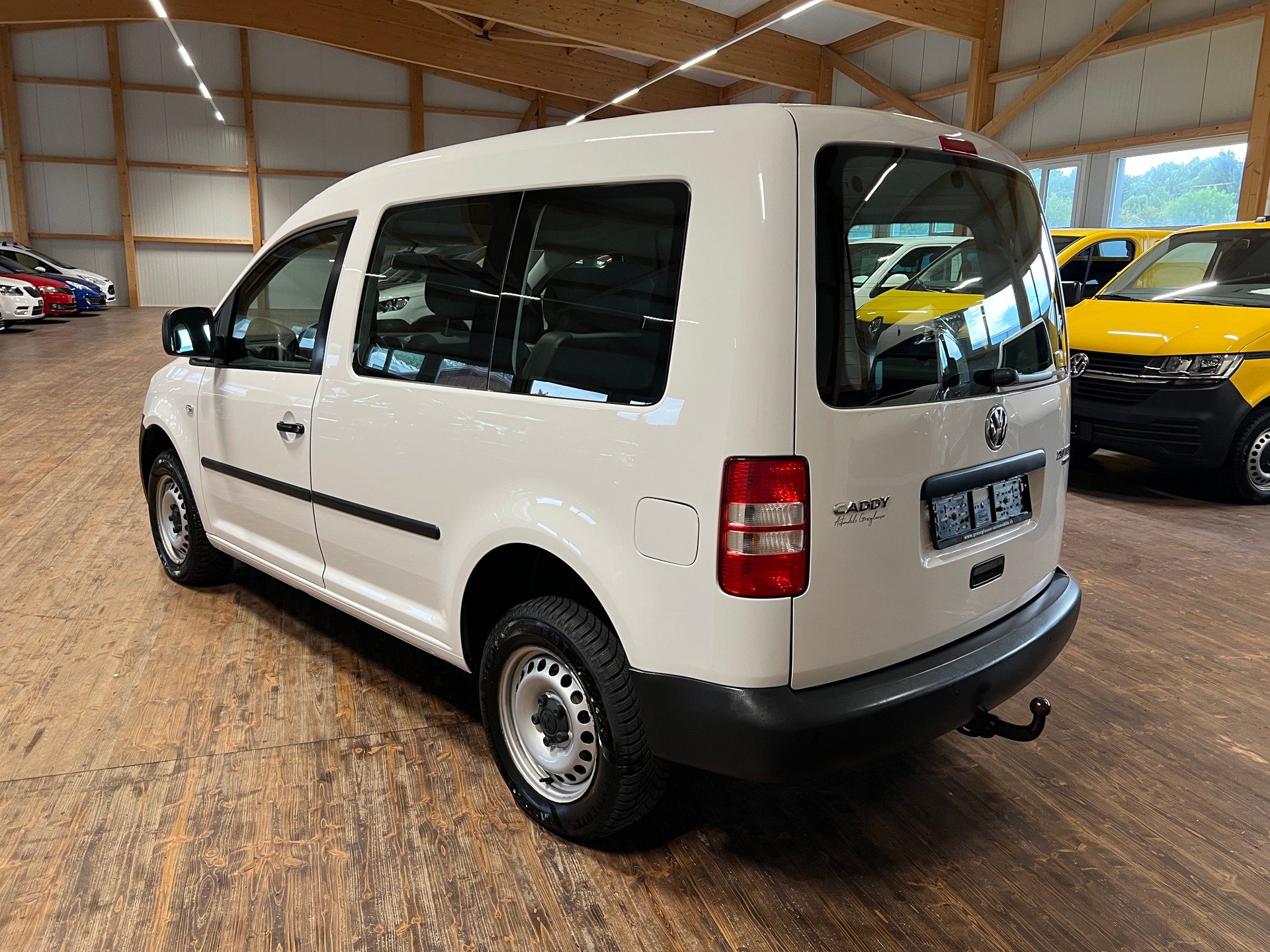 VW Caddy 2.0 TDI 4Motion-image-6