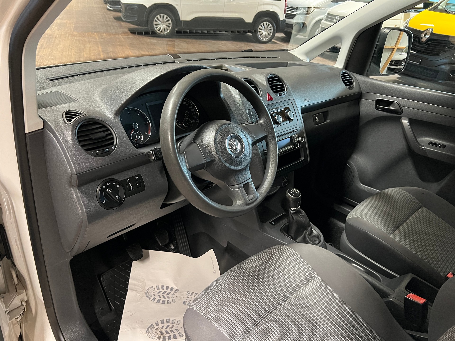 VW Caddy 2.0 TDI 4Motion-image-9