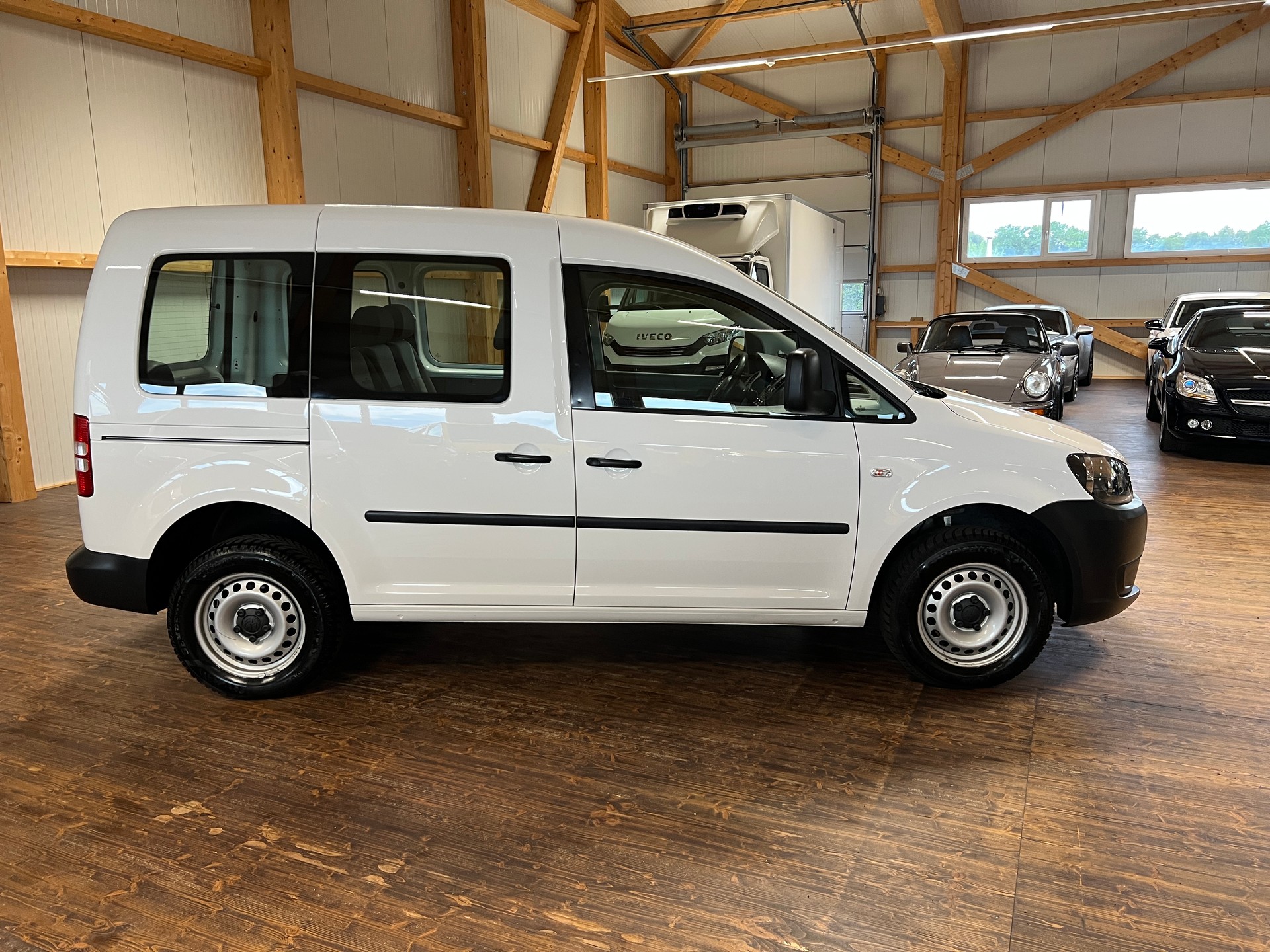 VW Caddy 2.0 TDI 4Motion-image-3