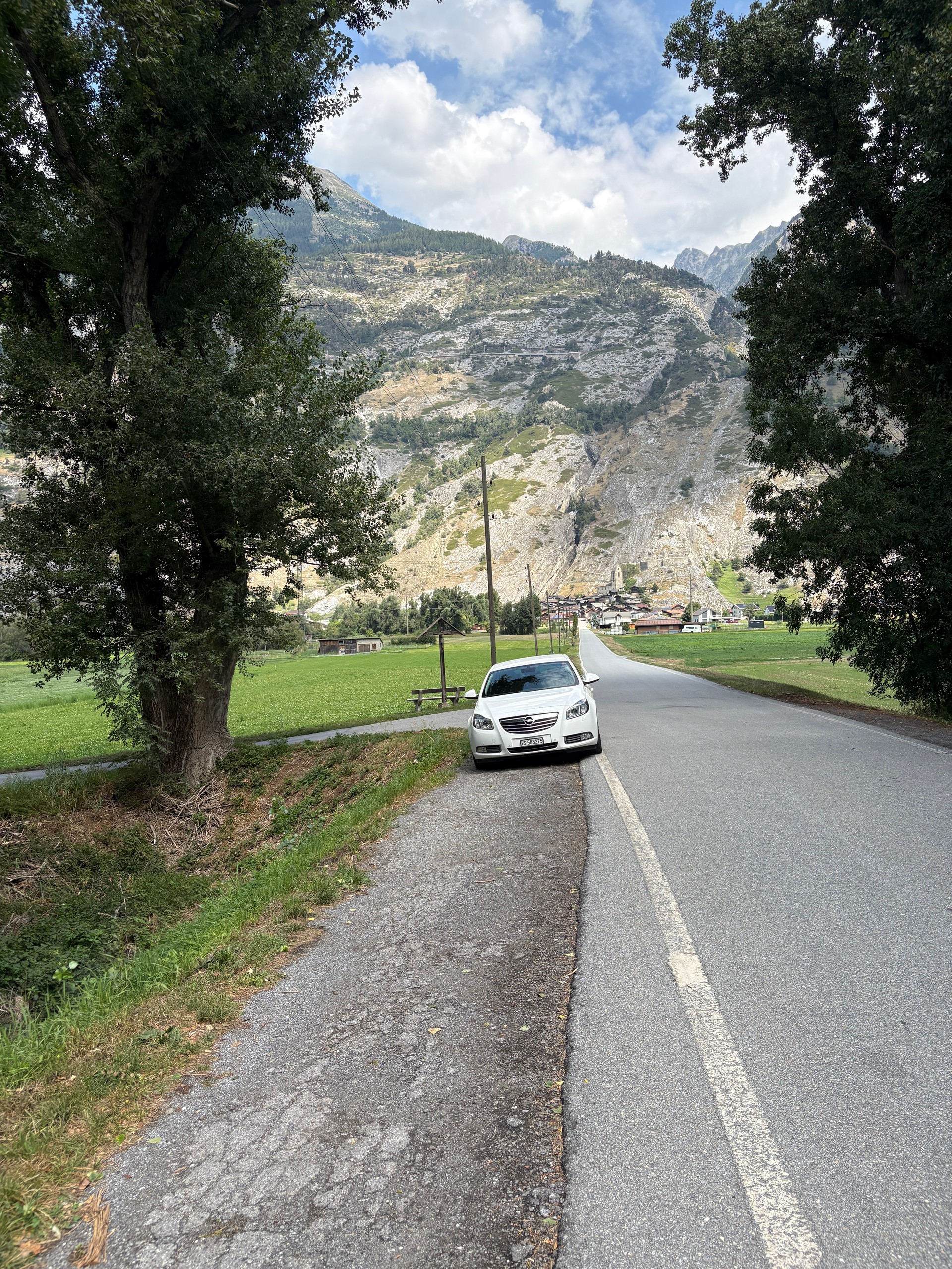 OPEL 2.0 T Edition-image-1