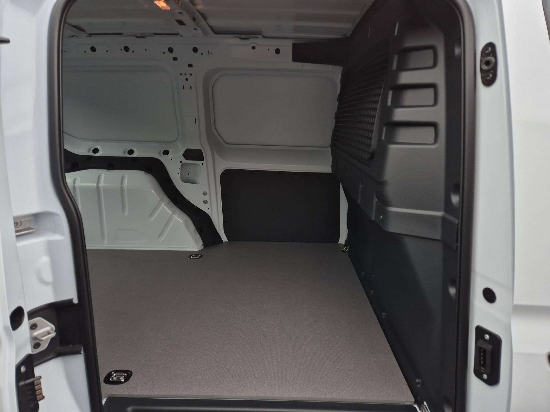FORD Grand Transit Connect Kaw. 2.0 EcoBlue 122 Trend-image-9
