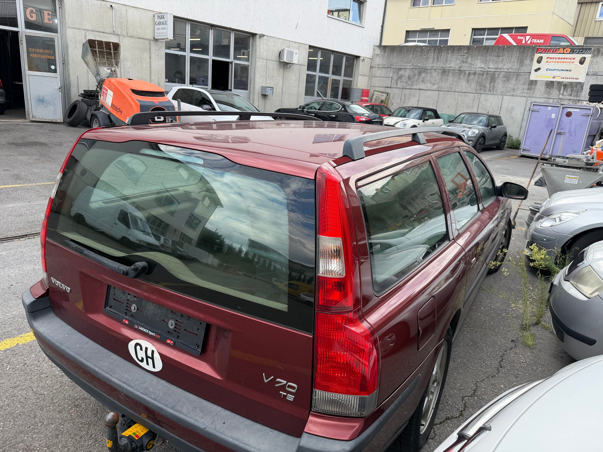 VOLVO V70 R AWD A-image-4