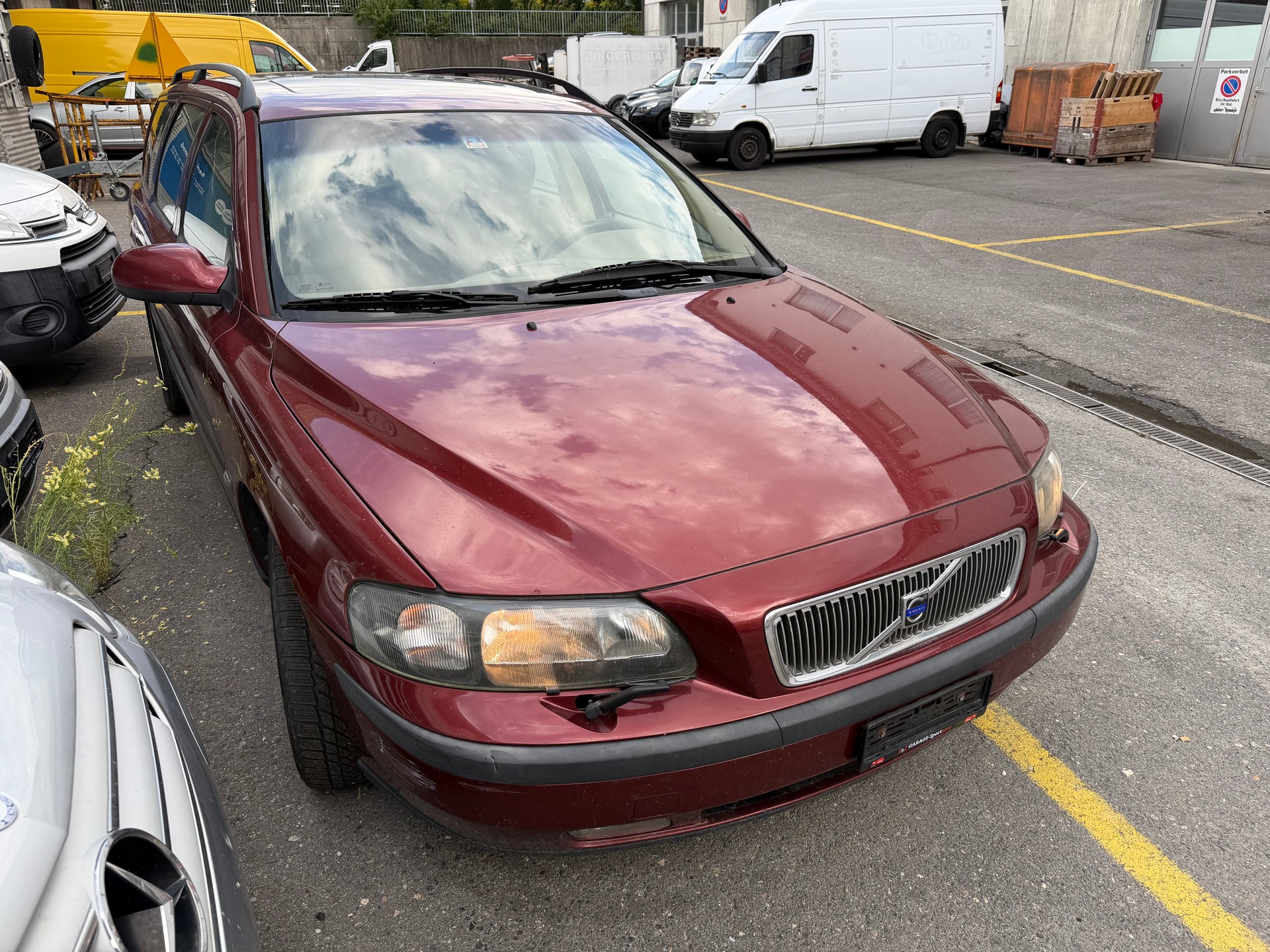 VOLVO V70 R AWD A-image-15