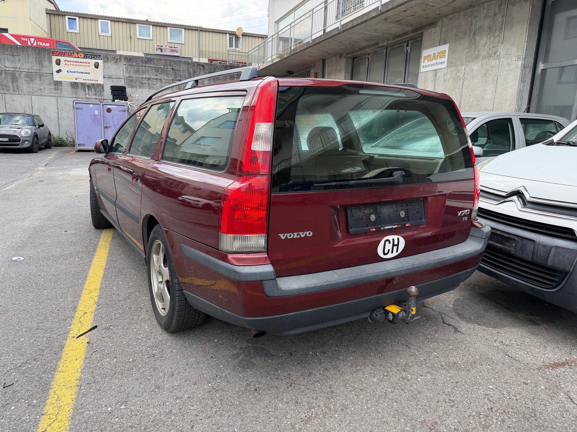 VOLVO V70 R AWD A-image-3
