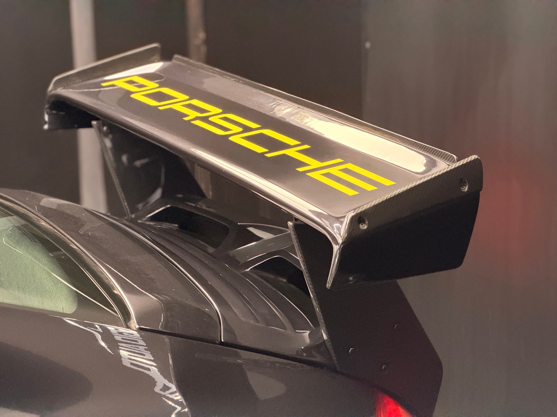 PORSCHE 911 GT2-image-13