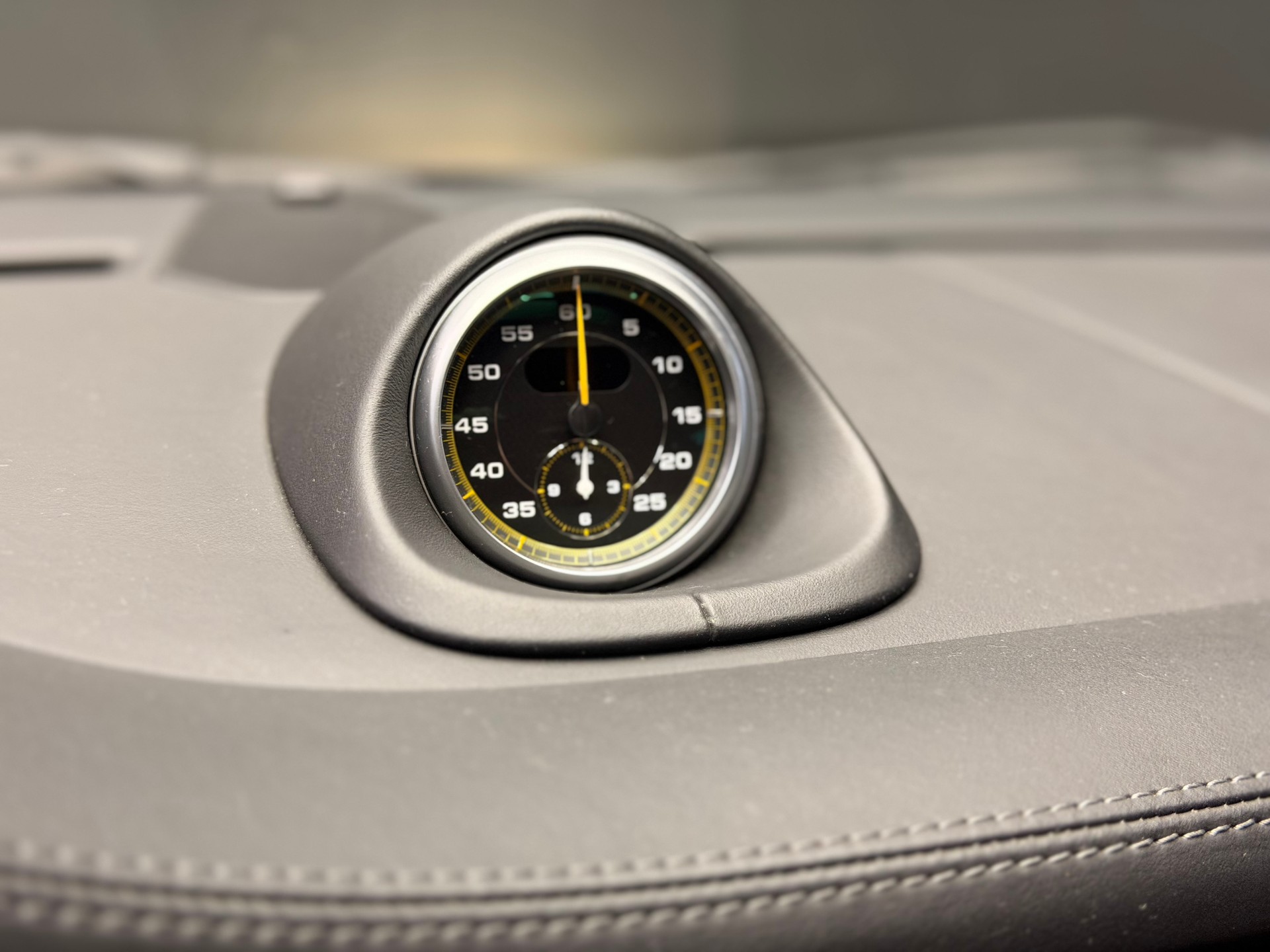 PORSCHE 911 GT2-image-11
