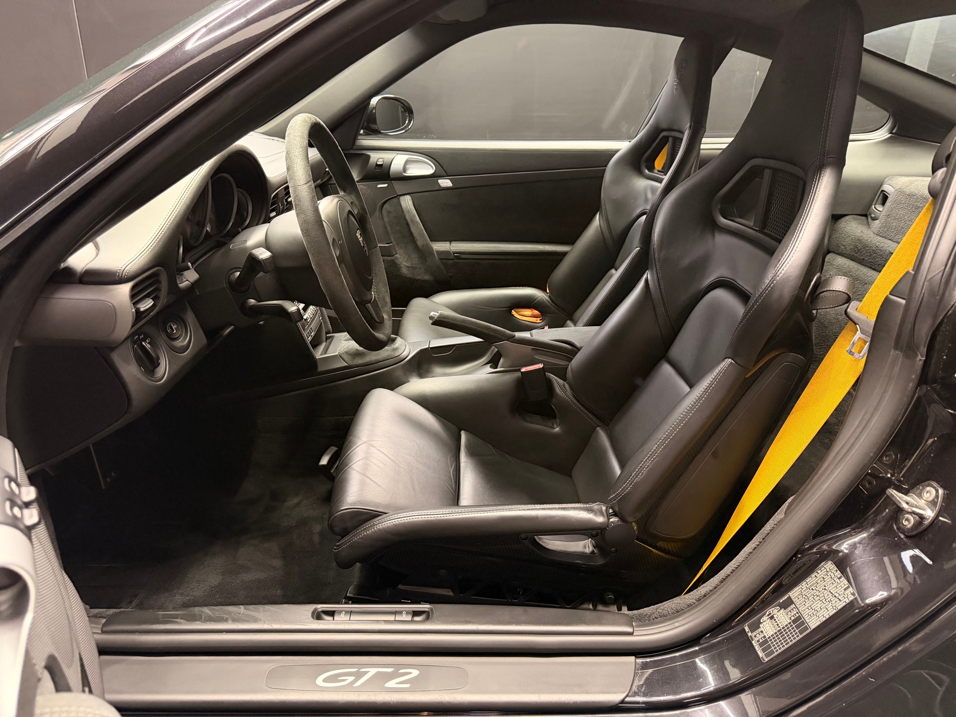 PORSCHE 911 GT2-image-7