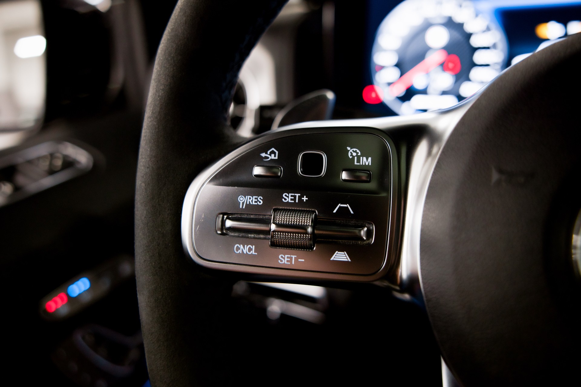 MERCEDES-BENZ G 63 AMG Speedshift Plus G-Tronic *CH-FAHRZEUG*-image-29