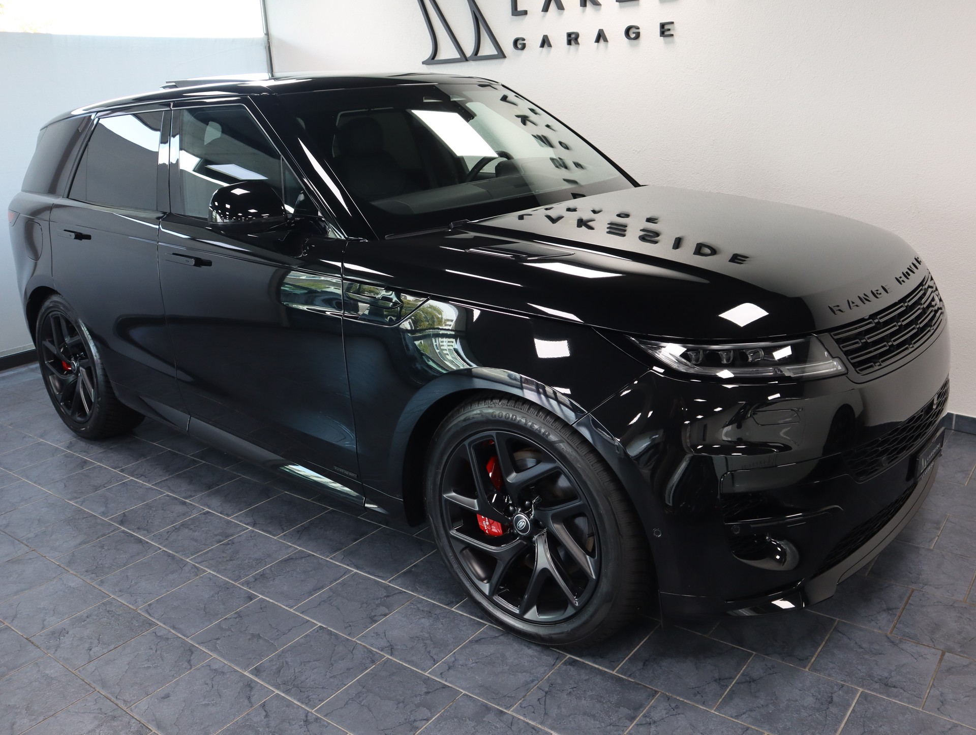 LAND ROVER Range Rover Sport P530 4.4 V8 Autobiography Automatic-showroom-element-2