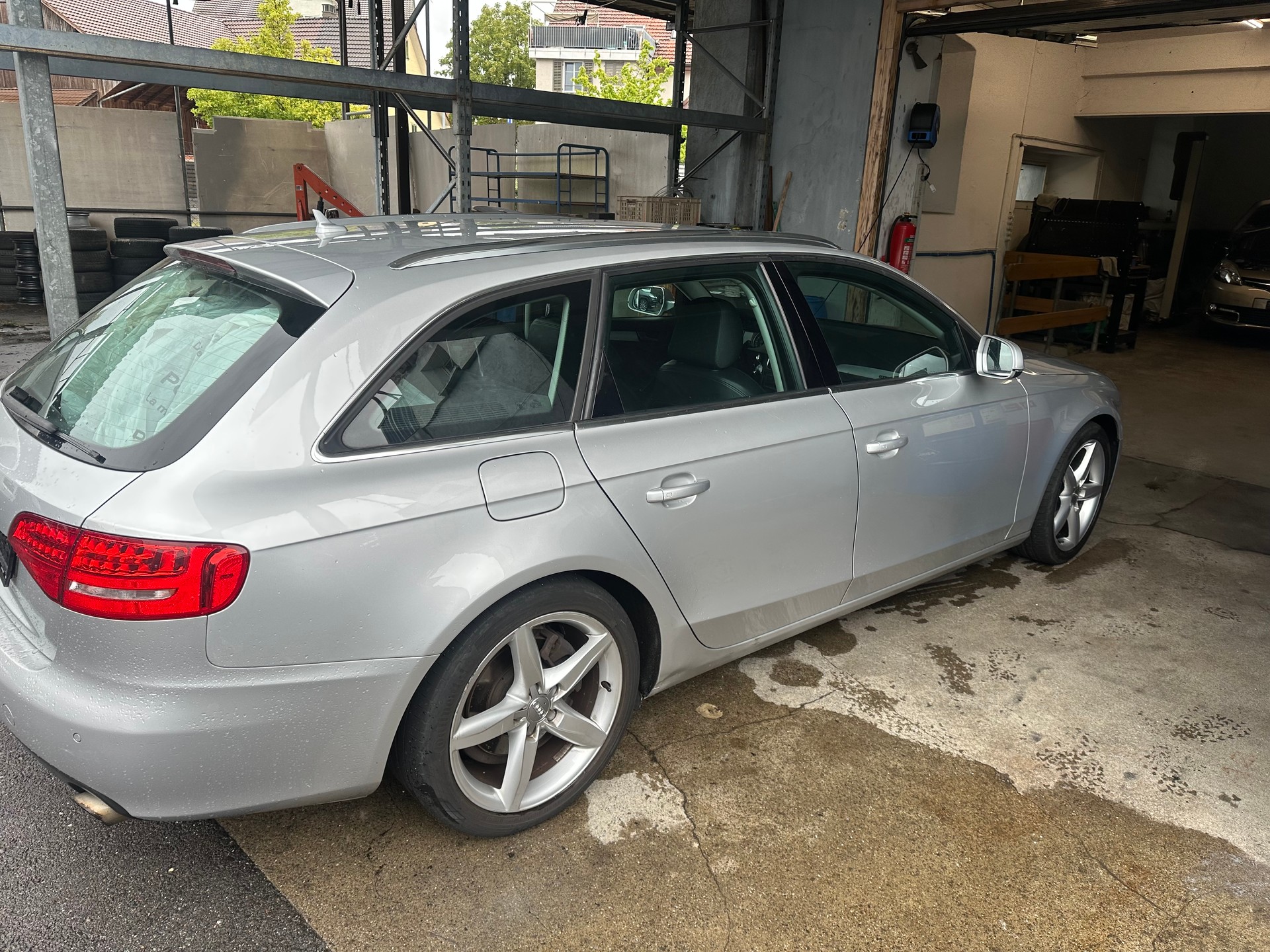 AUDI A4 Avant 2.0 TFSI quattro S-tronic-image-2