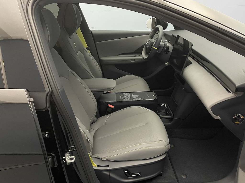 LYNK & CO 02 More-image-8