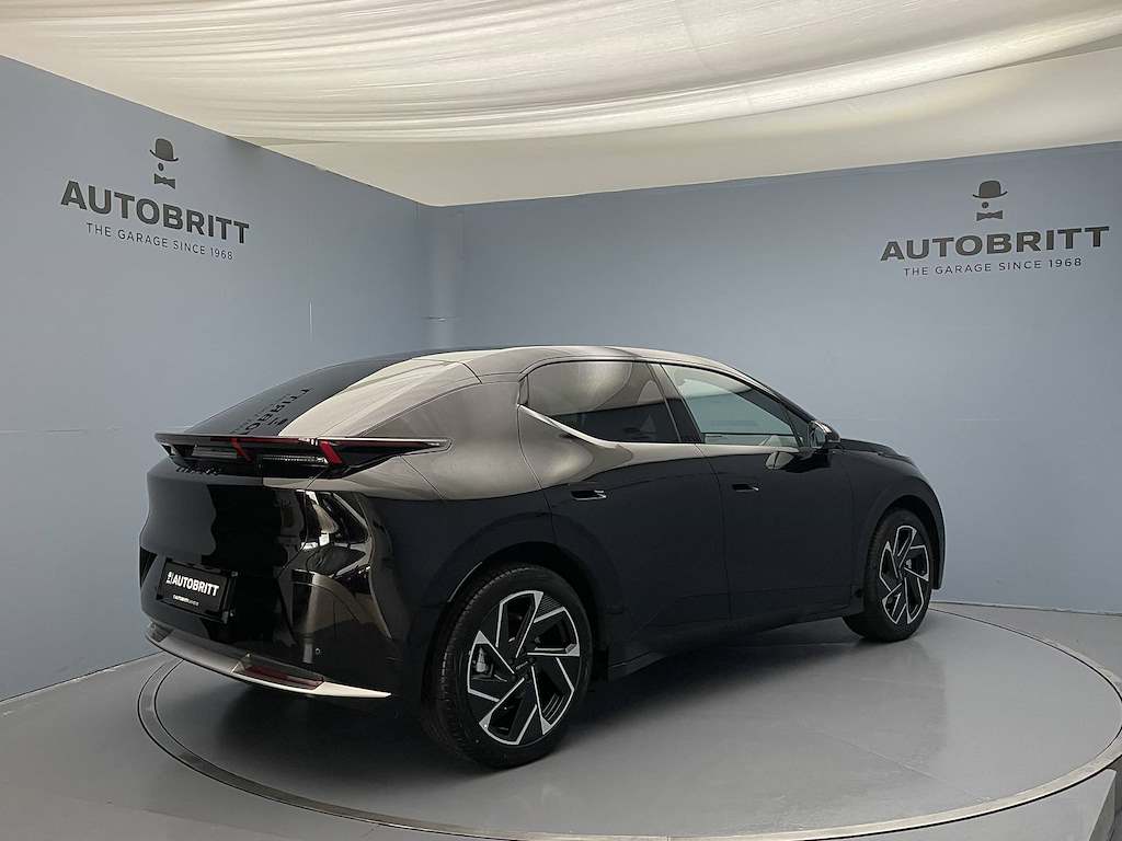 LYNK & CO 02 More-image-2