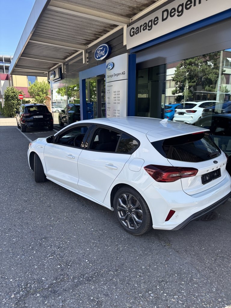 FORD Focus 1.0i EcoB Hybrid 155 ST-Line X-image-1