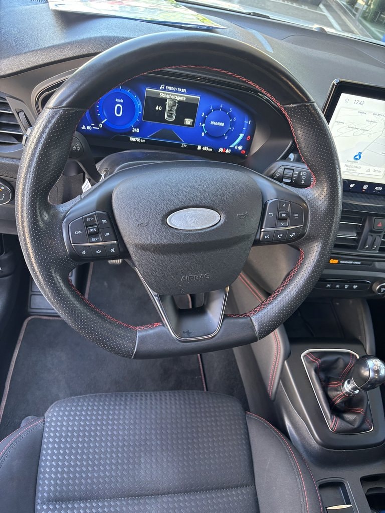 FORD Focus 1.0i EcoB Hybrid 155 ST-Line X-image-4