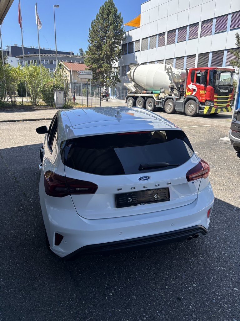 FORD Focus 1.0i EcoB Hybrid 155 ST-Line X-image-16