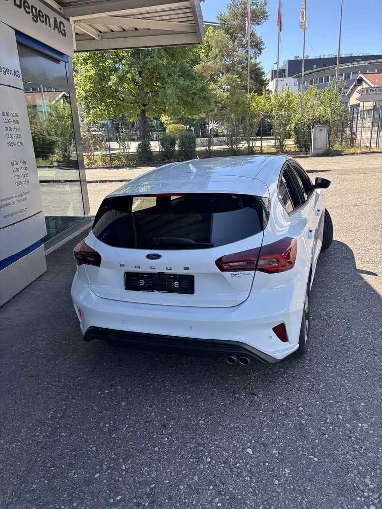 FORD Focus 1.0i EcoB Hybrid 155 ST-Line X-image-18
