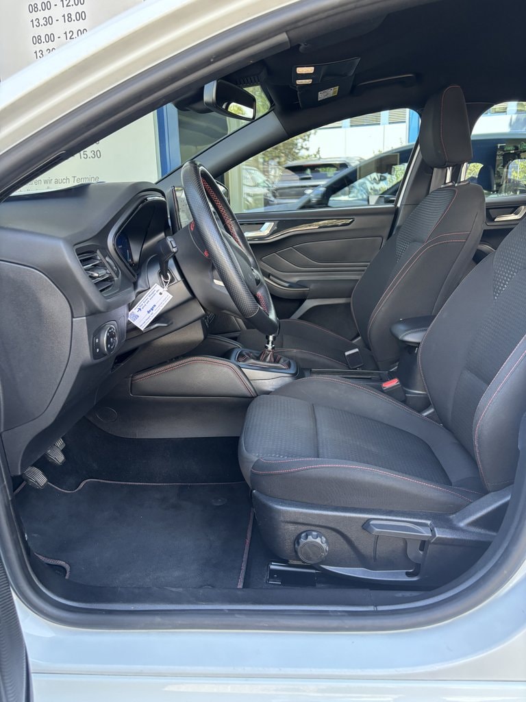 FORD Focus 1.0i EcoB Hybrid 155 ST-Line X-image-3