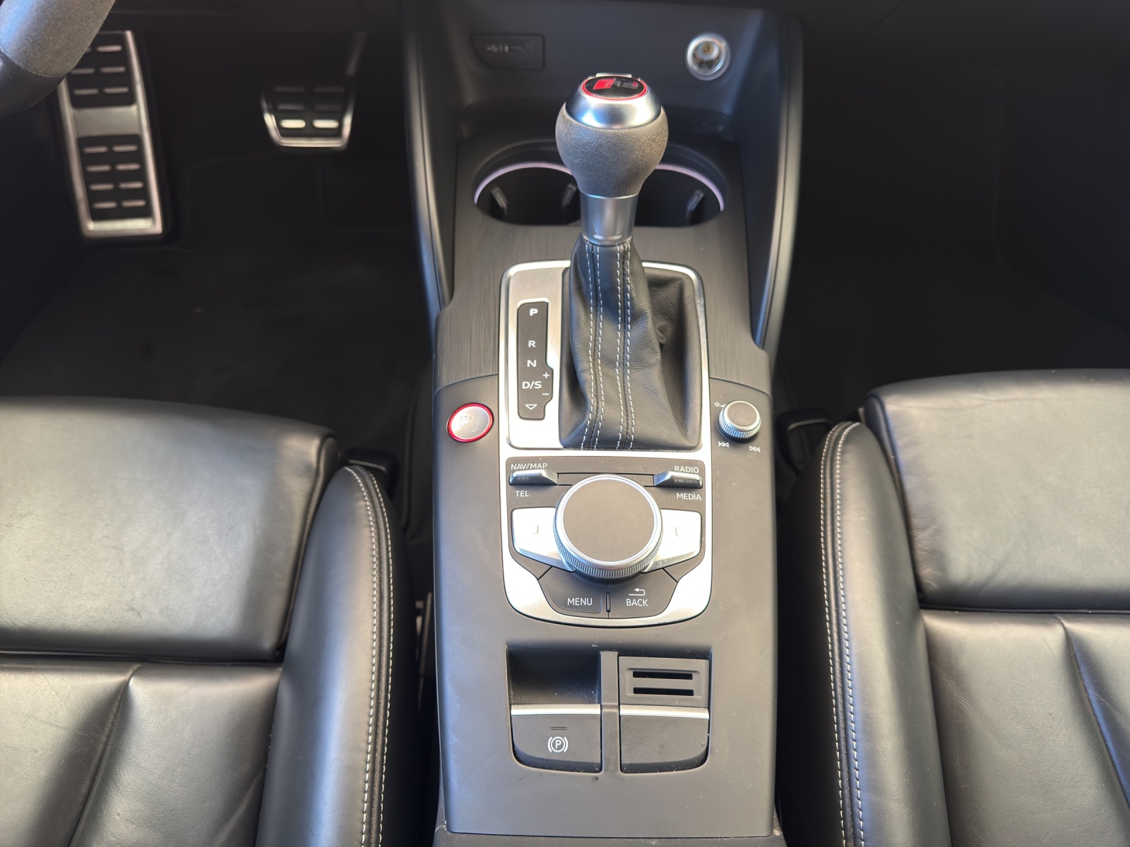 AUDI RS3 2.5 T FSI quattro S-Tronic 4x4 400PS* Limousine-image-16