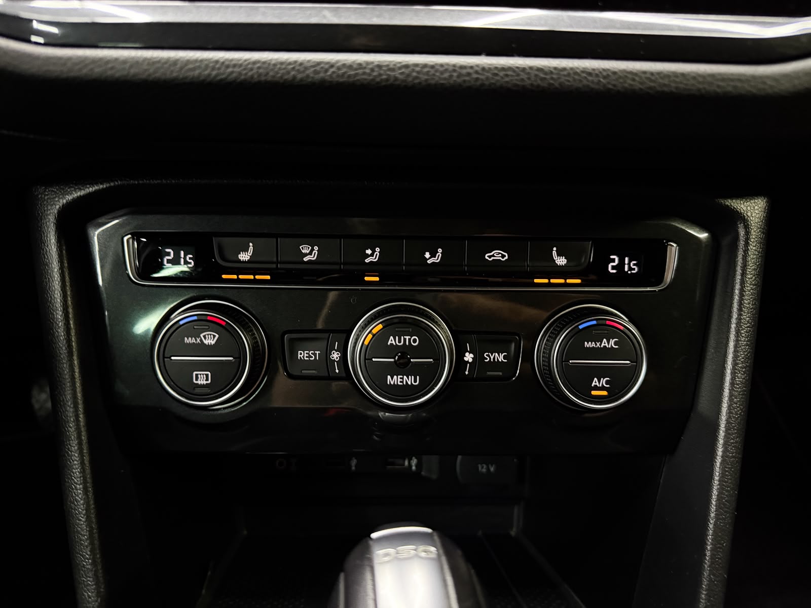 VW Tiguan 2.0 TDI SCR 4Motion DSG *AHK*-image-15
