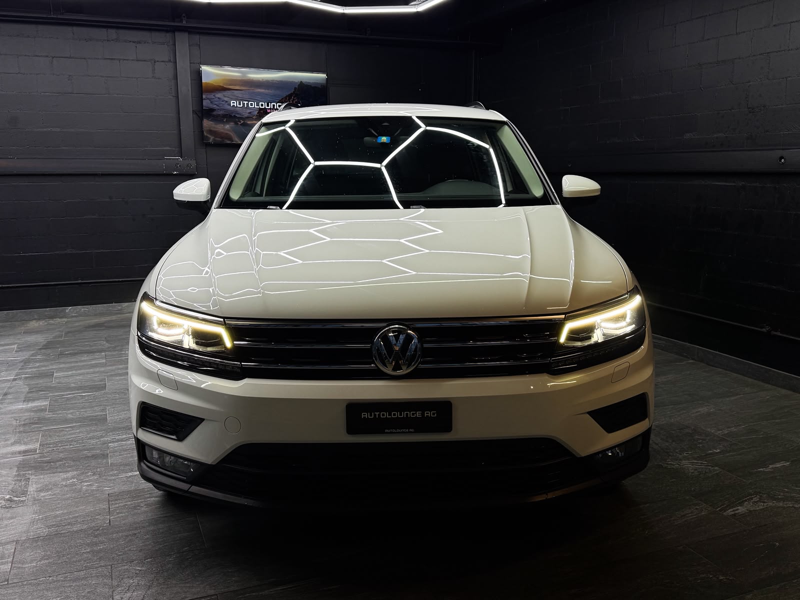 VW Tiguan 2.0 TDI SCR 4Motion DSG *AHK*-image-2