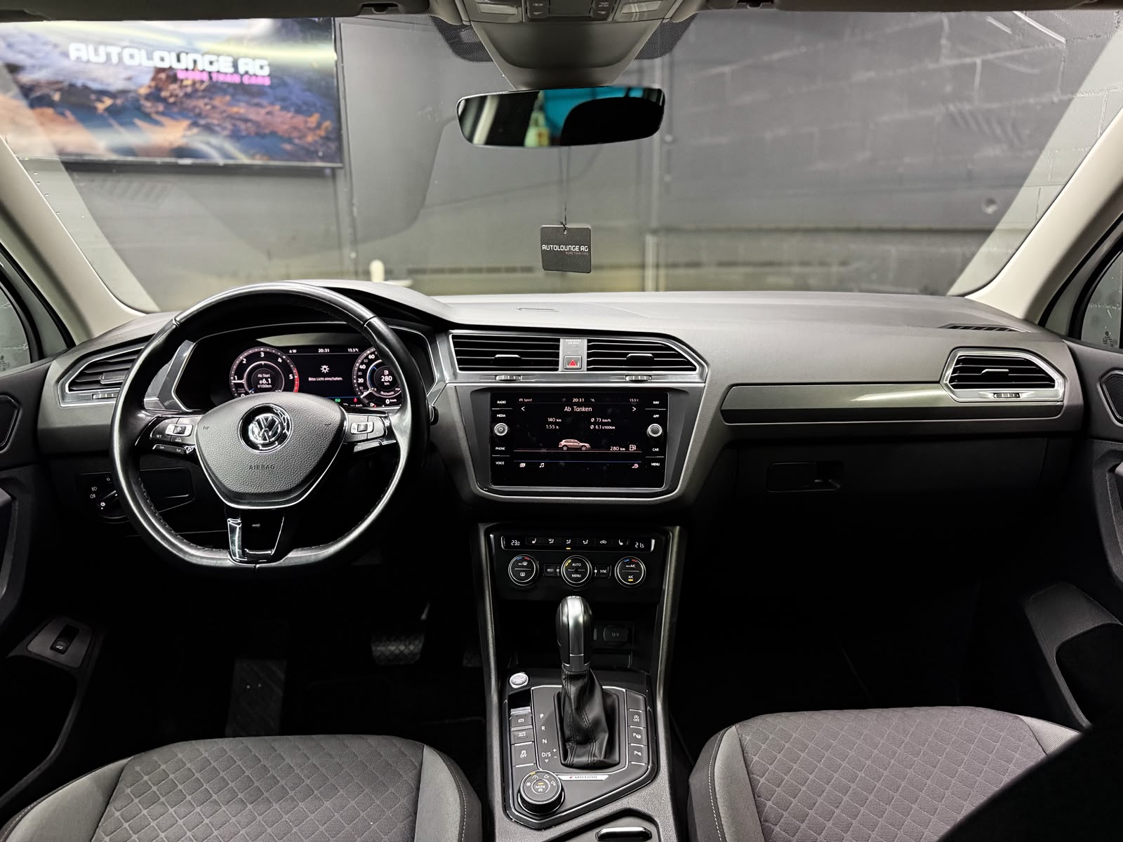 VW Tiguan 2.0 TDI SCR 4Motion DSG *AHK*-image-9