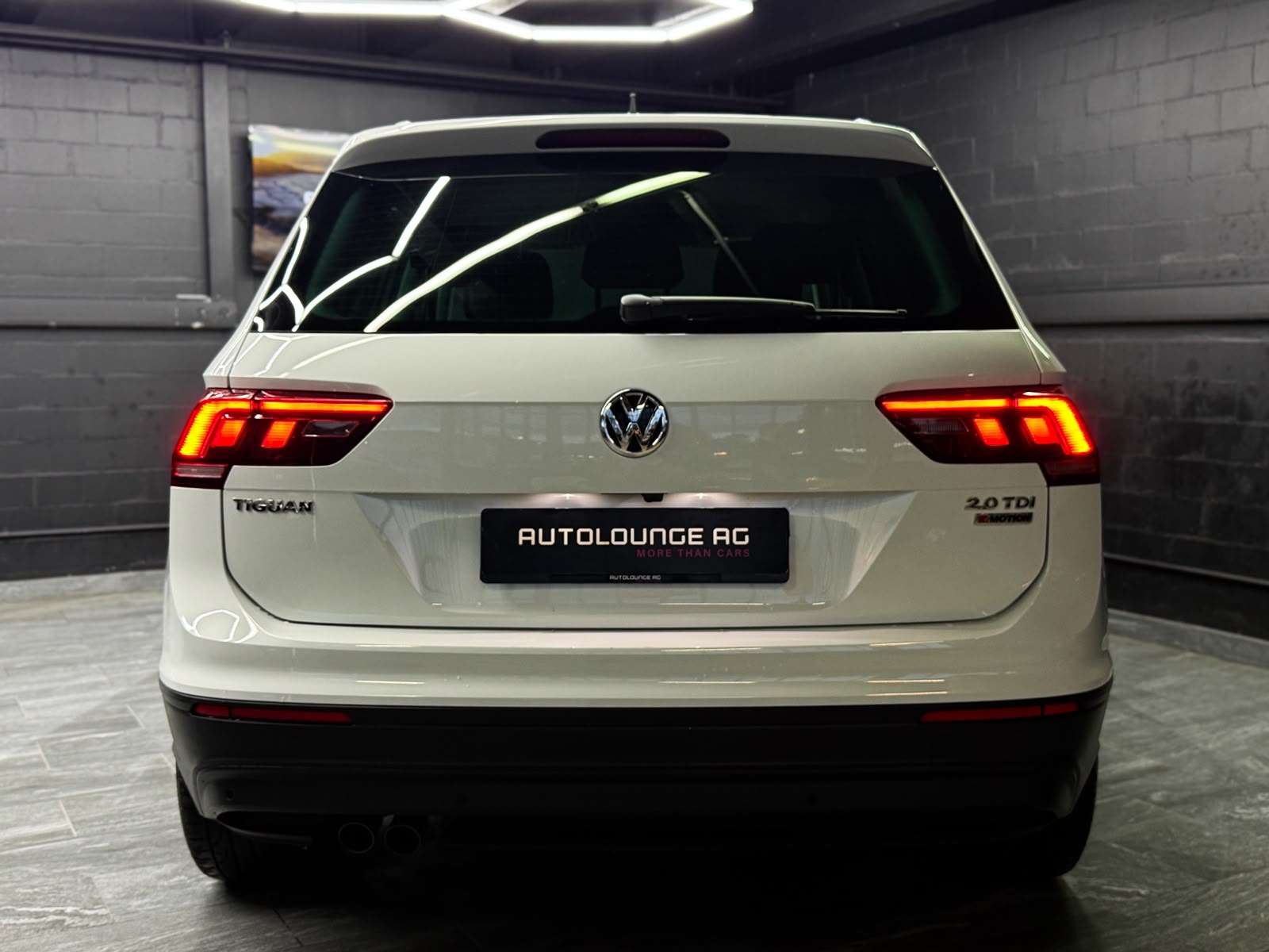 VW Tiguan 2.0 TDI SCR 4Motion DSG *AHK*-image-6