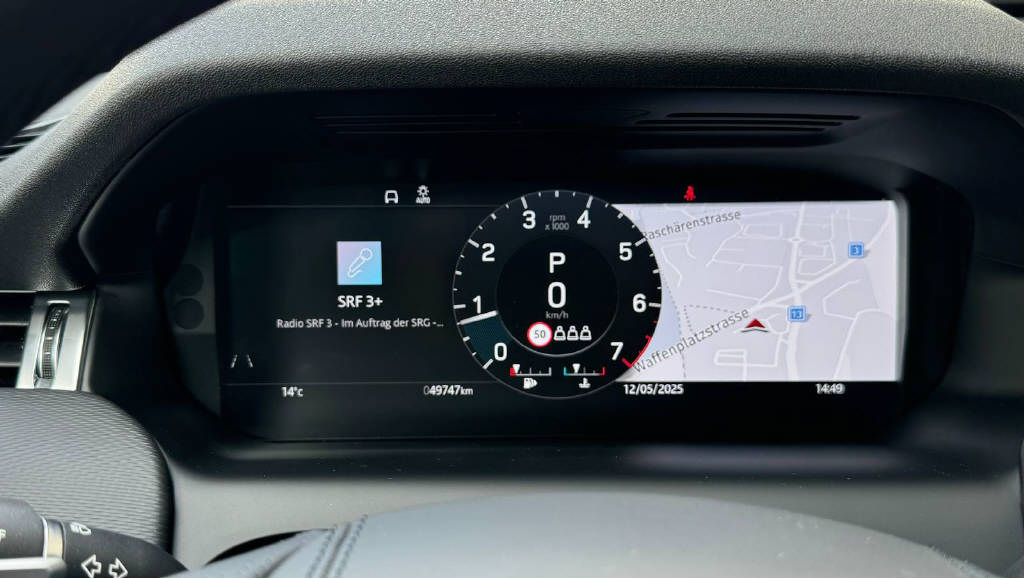 LAND ROVER Discovery Sport R Dyn P290 2.0 Si4 MHEV Black Edition AT9-image-13