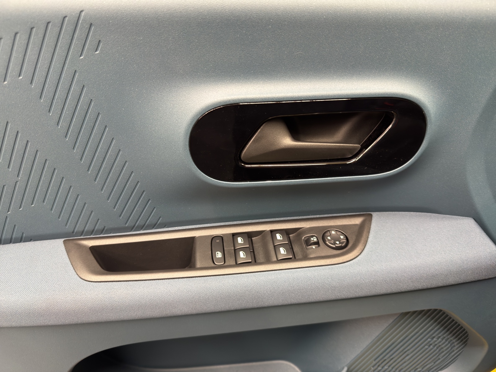 FIAT Grande Panda 1.2 Hybrid La Prima-image-11