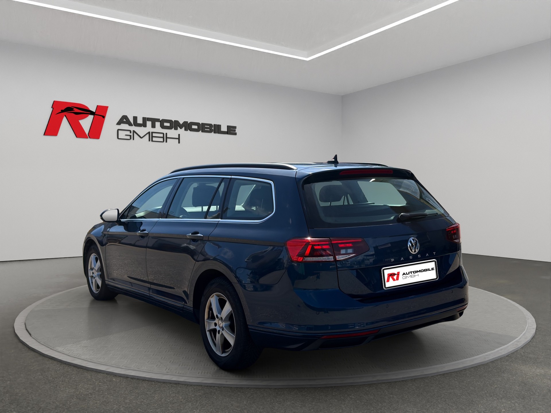 VW Passat 2.0 TDI BMT Elegance 4Motion DSG-image-4