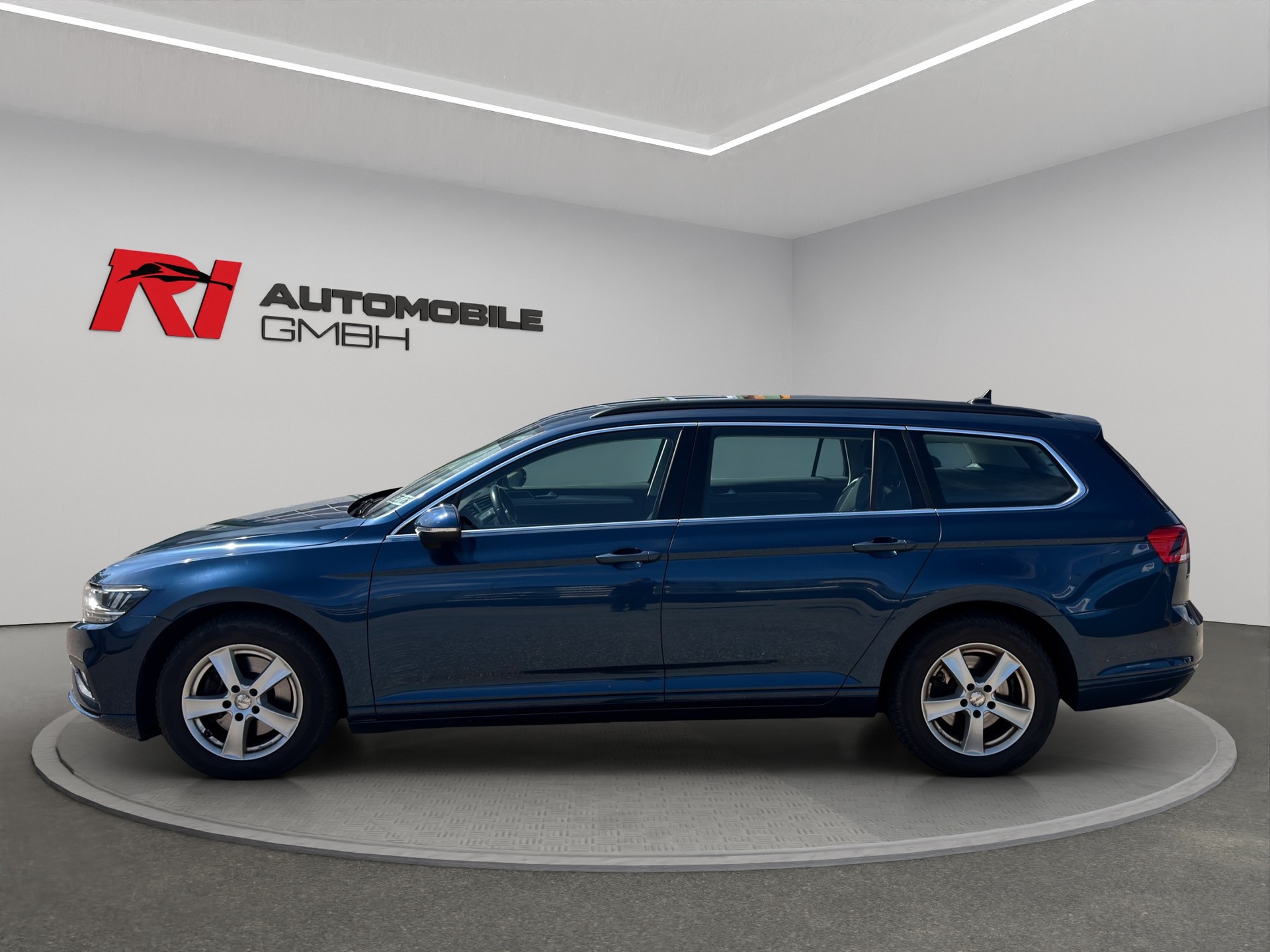 VW Passat 2.0 TDI BMT Elegance 4Motion DSG-image-3