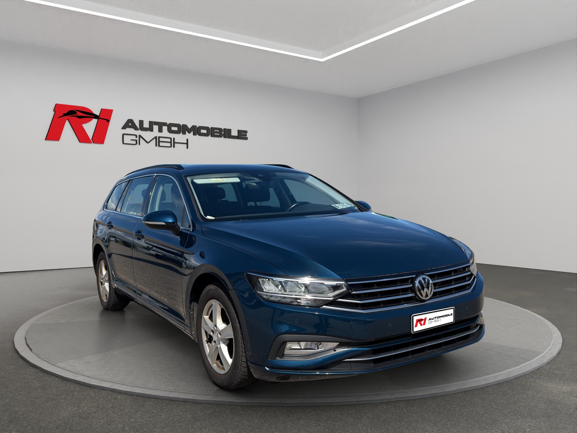 VW Passat 2.0 TDI BMT Elegance 4Motion DSG-image-2