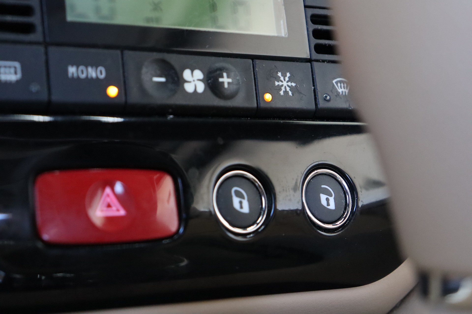 MASERATI GranCabrio Automatica-image-26