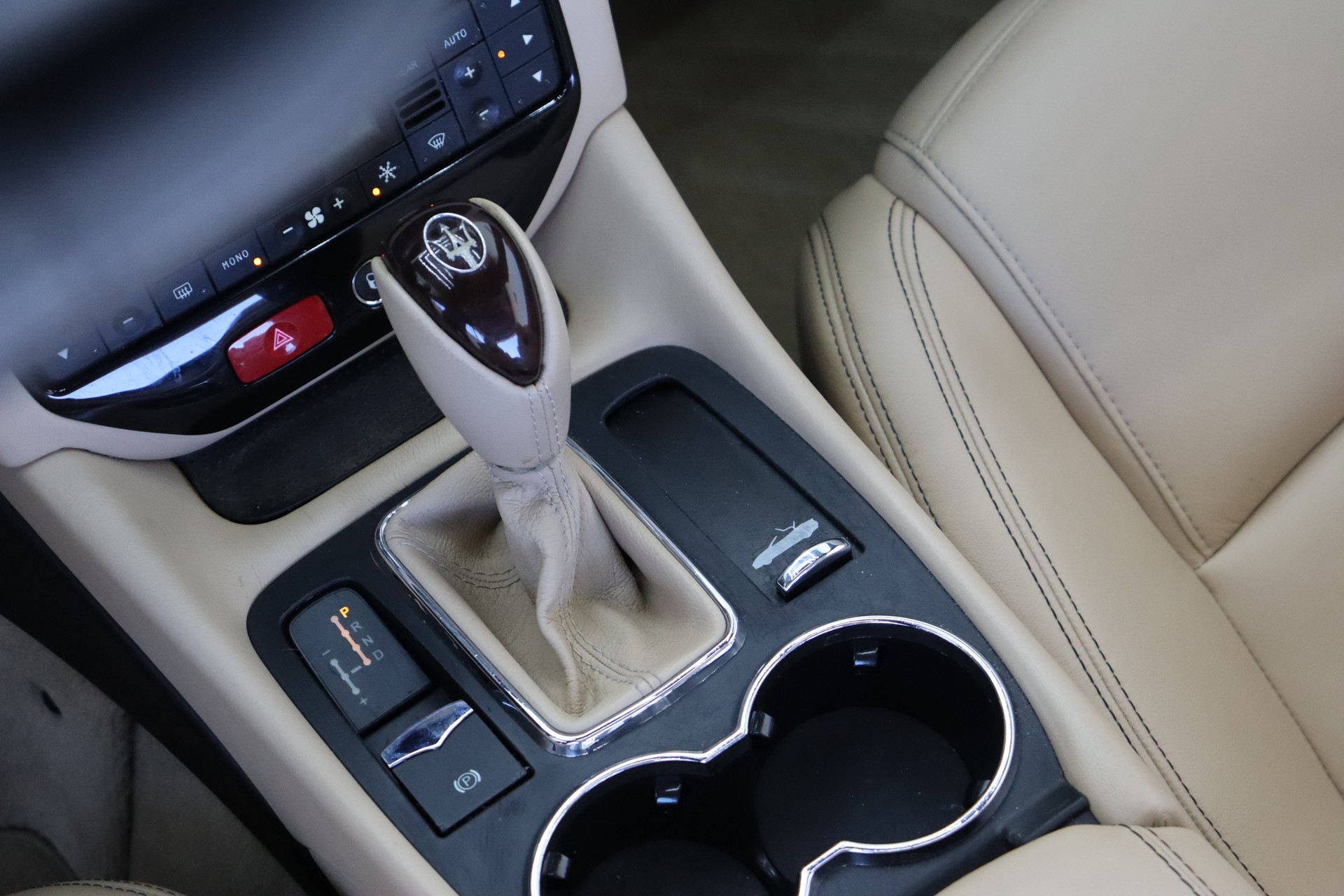 MASERATI GranCabrio Automatica-image-28