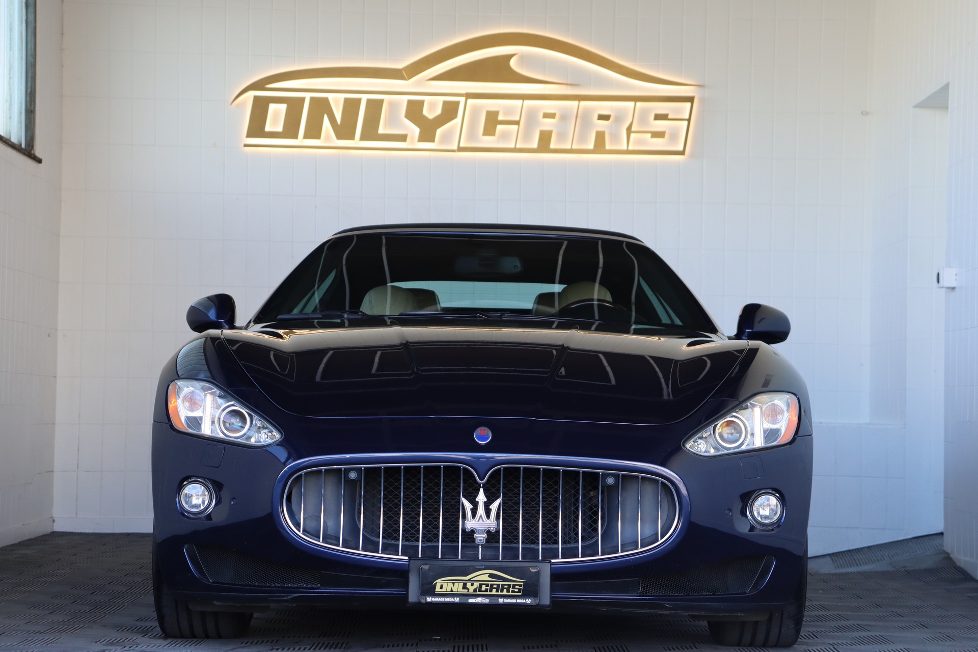 MASERATI GranCabrio Automatica-showroom-element-1