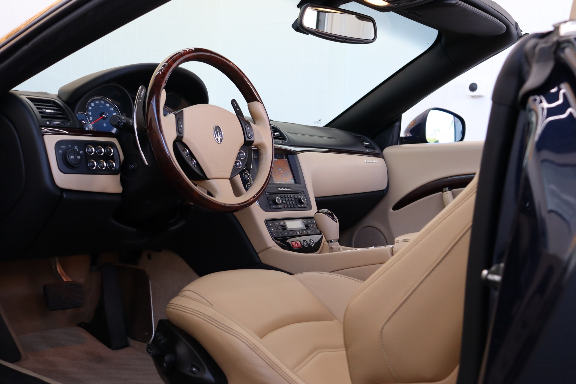 MASERATI GranCabrio Automatica-image-12