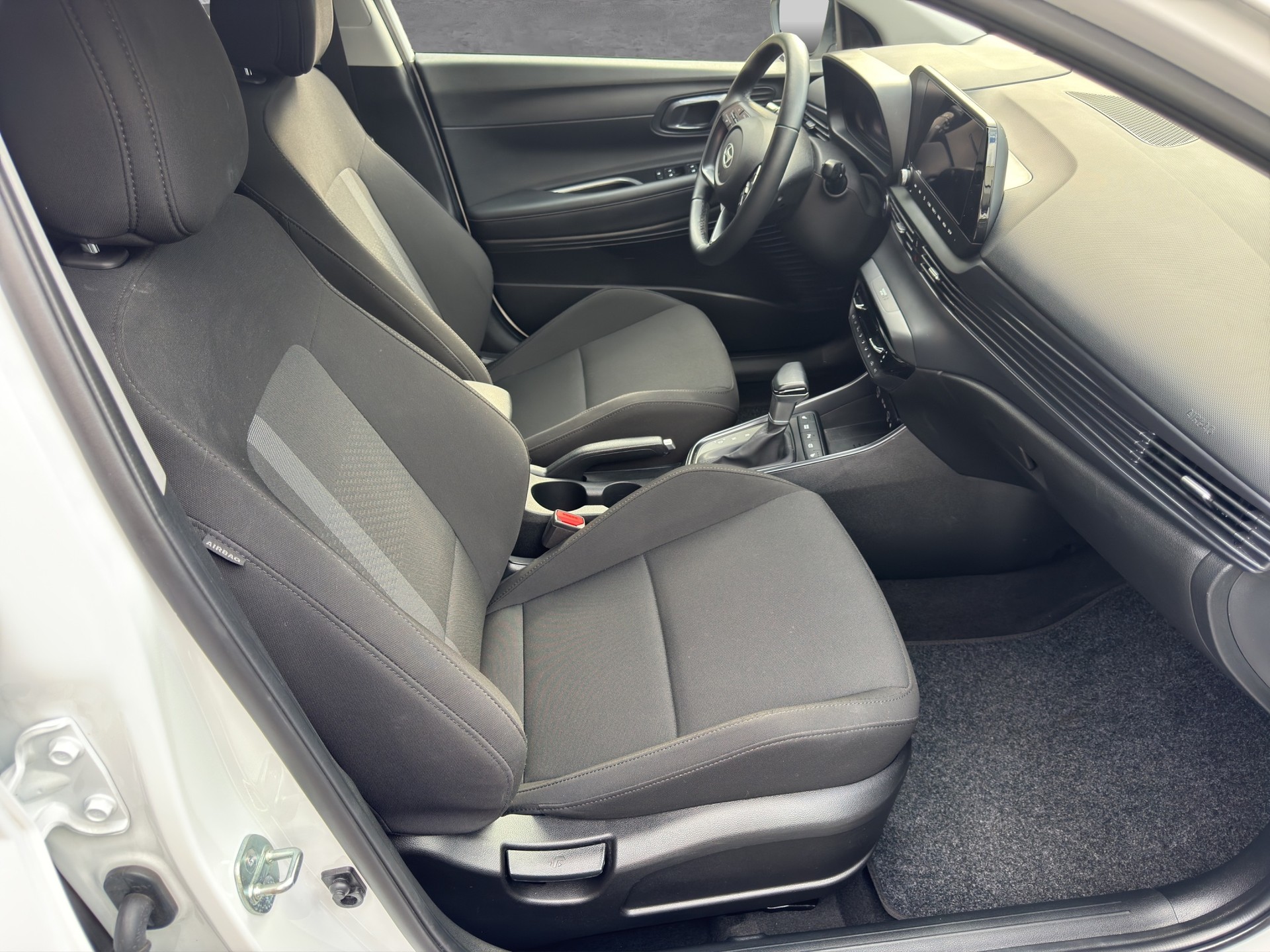 HYUNDAI i20 1.0 T-GDi Vertex DCT-image-13