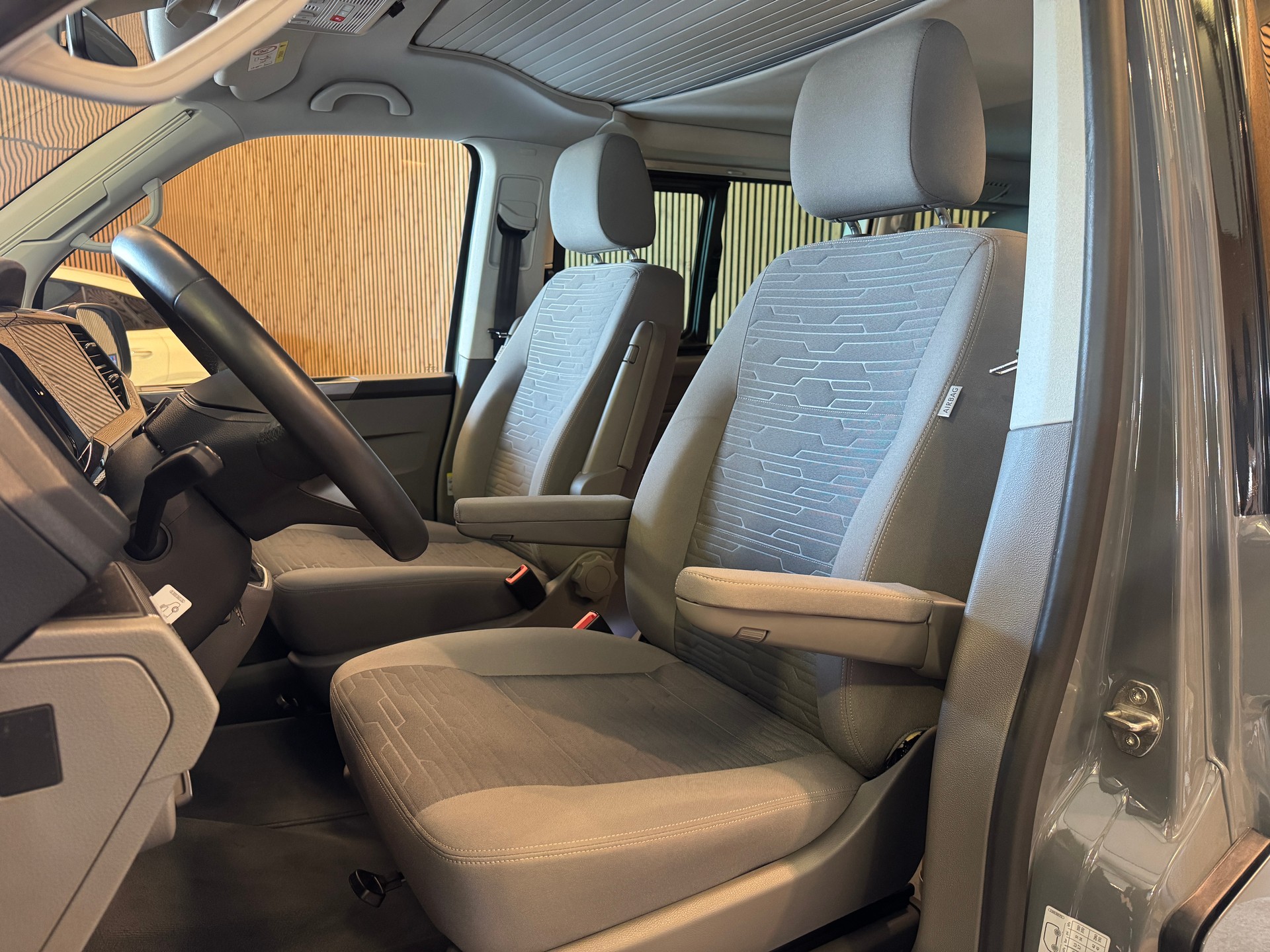 VW T6.1 California 3000 2.0 TDI 150 Ocean Last Edition DSG-image-12