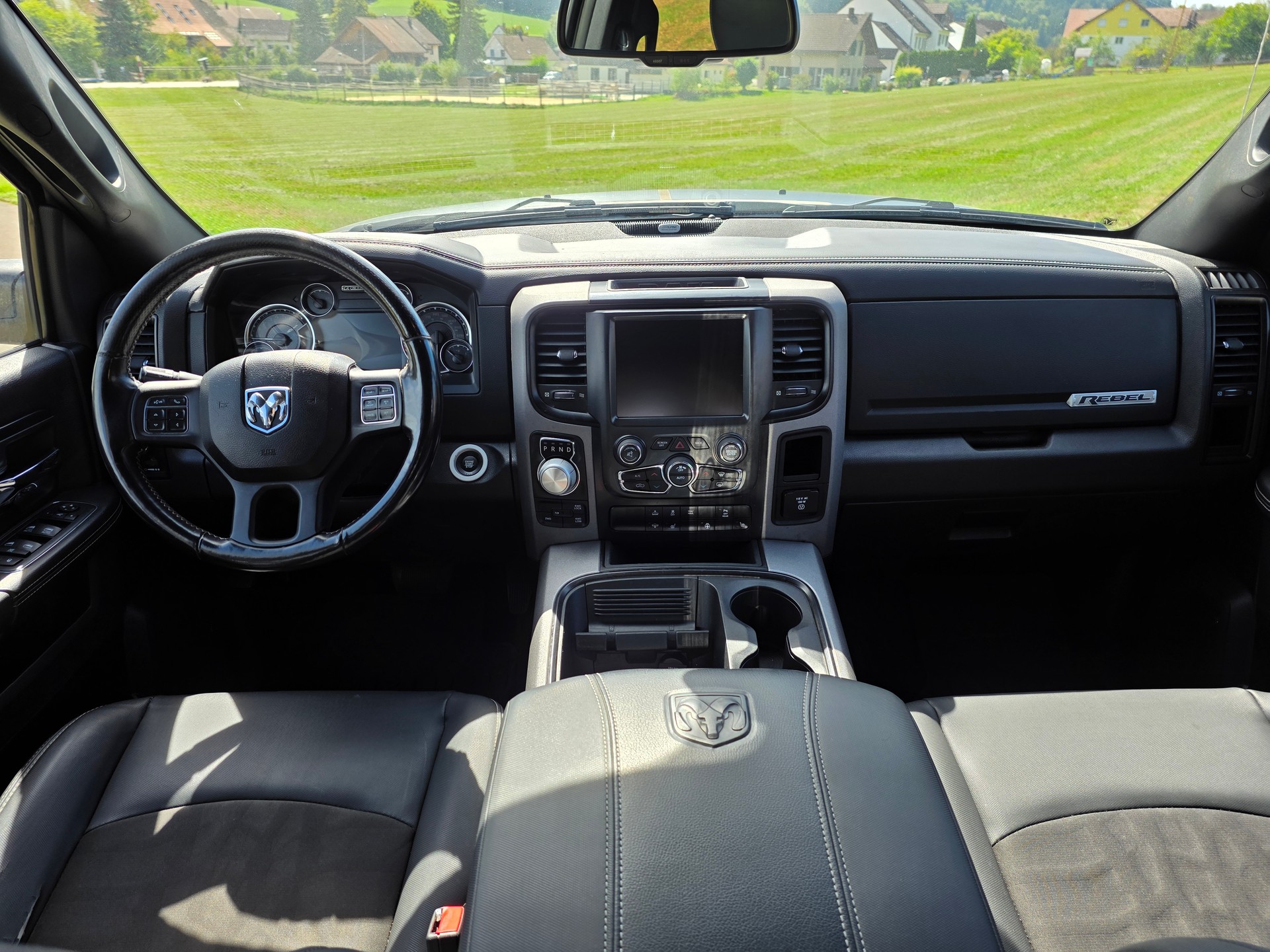 DODGE Rebel-image-9