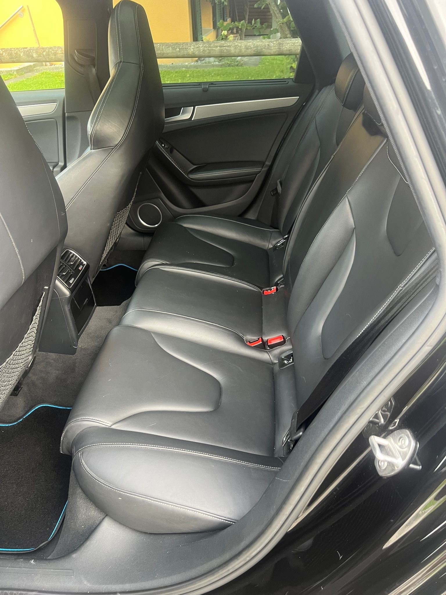 AUDI S4 Avant 3.0 TFSI quattro S-tronic-image-4