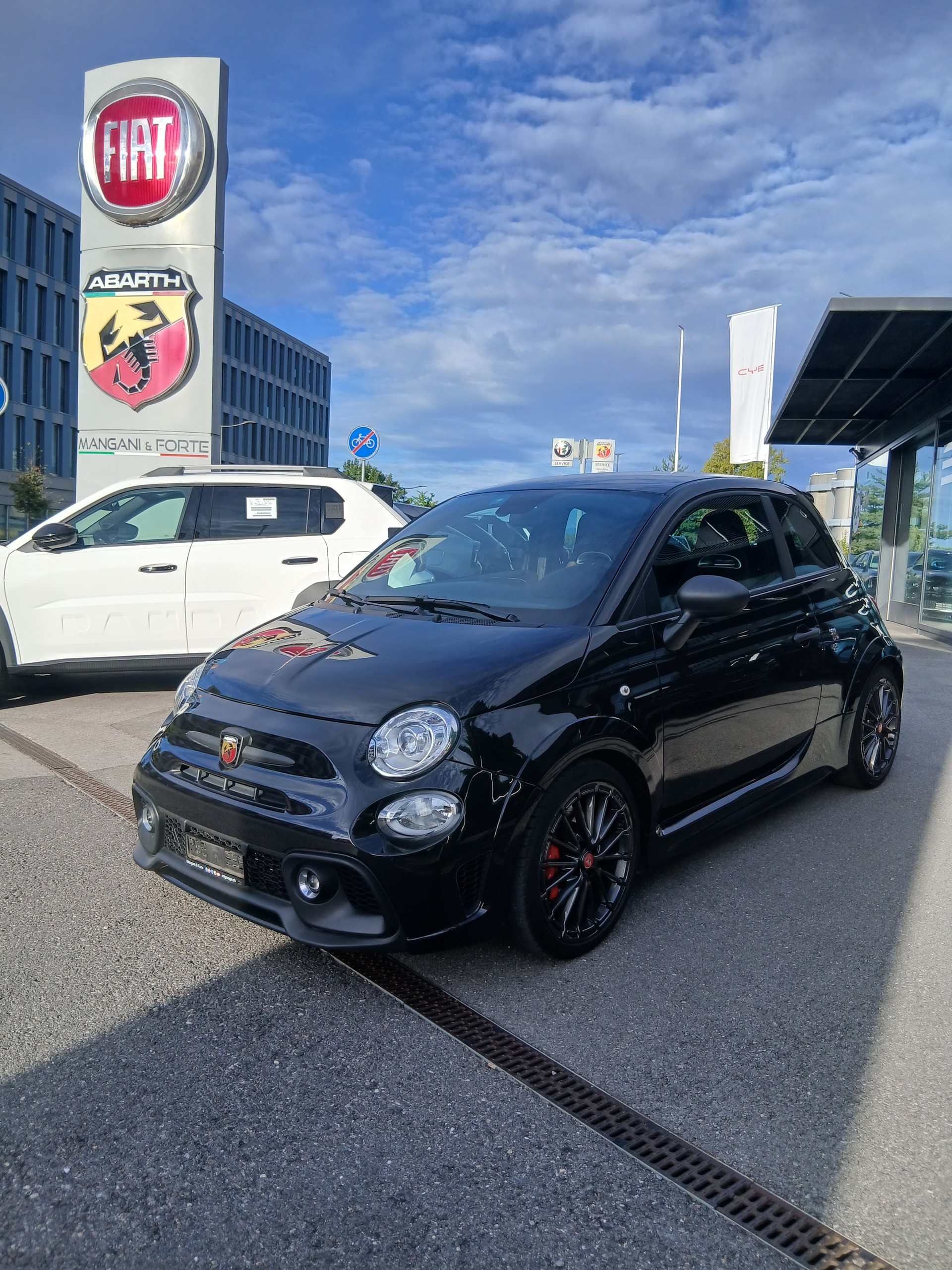 FIAT 595 1.4 16V Turbo Abarth Scorpion Legend Dualogic-image-0
