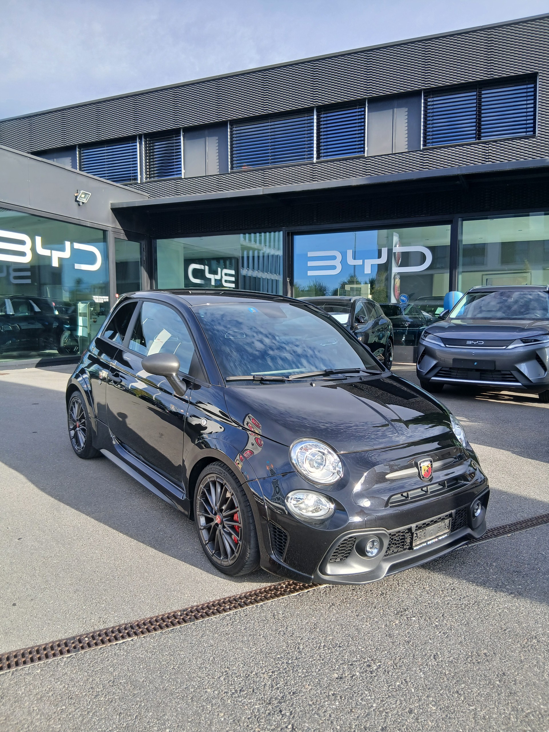 FIAT 595 1.4 16V Turbo Abarth Scorpion Legend Dualogic-image-1