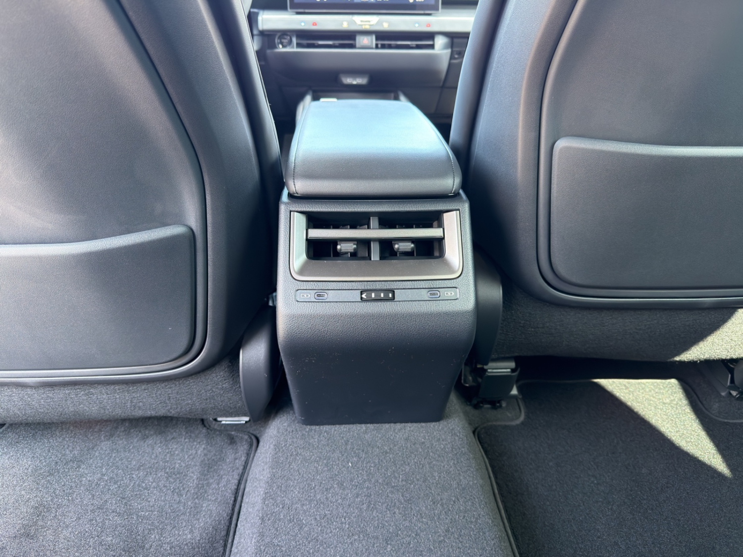 LEXUS ES 500e Comfort AWD-image-20