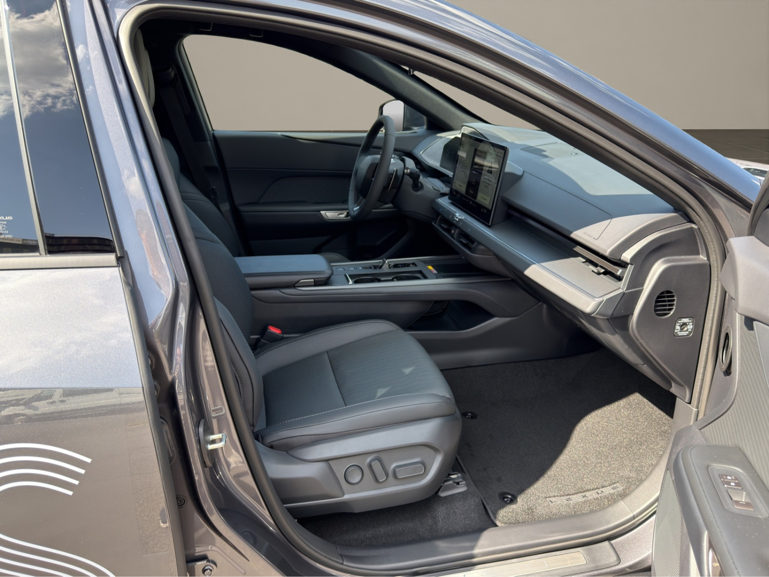 LEXUS ES 500e Comfort AWD-image-11