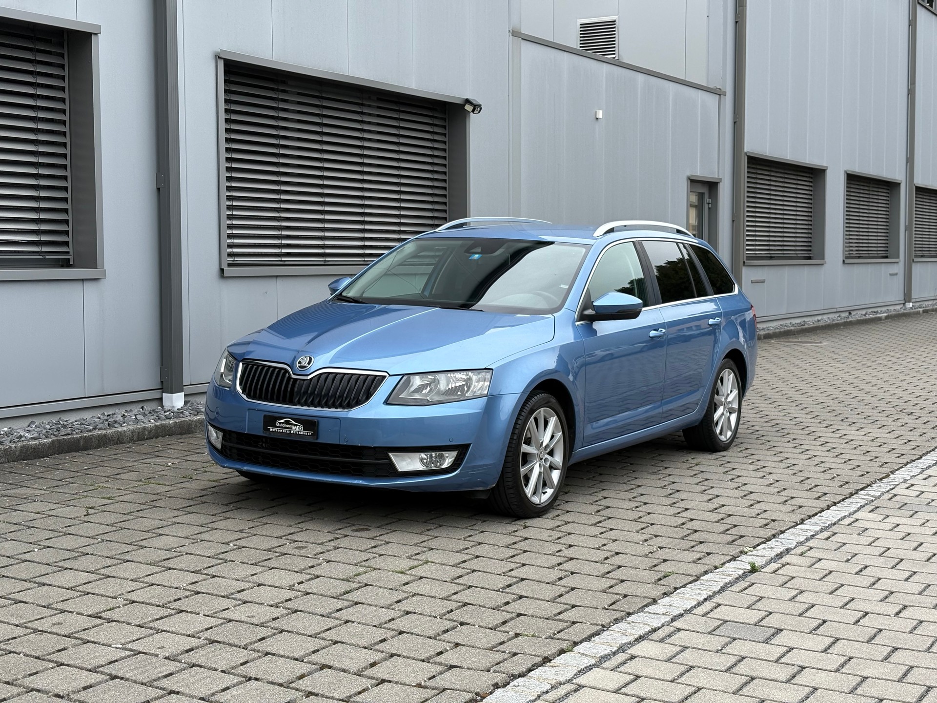 SKODA Octavia Combi 2.0 TDI 4x4-image-1