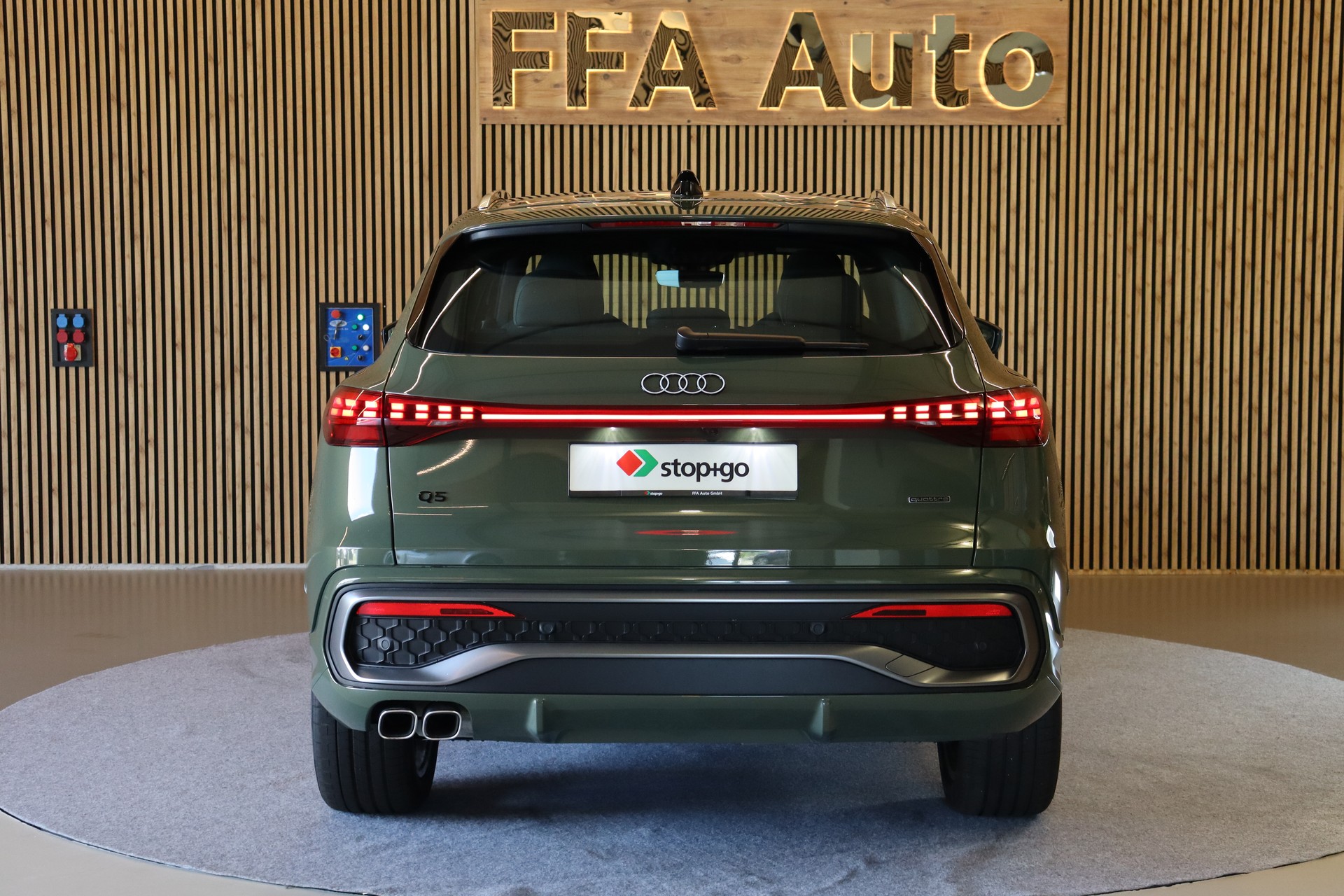 AUDI Q5 2.0 TDI quattro S-Tronic S-Line-image-8