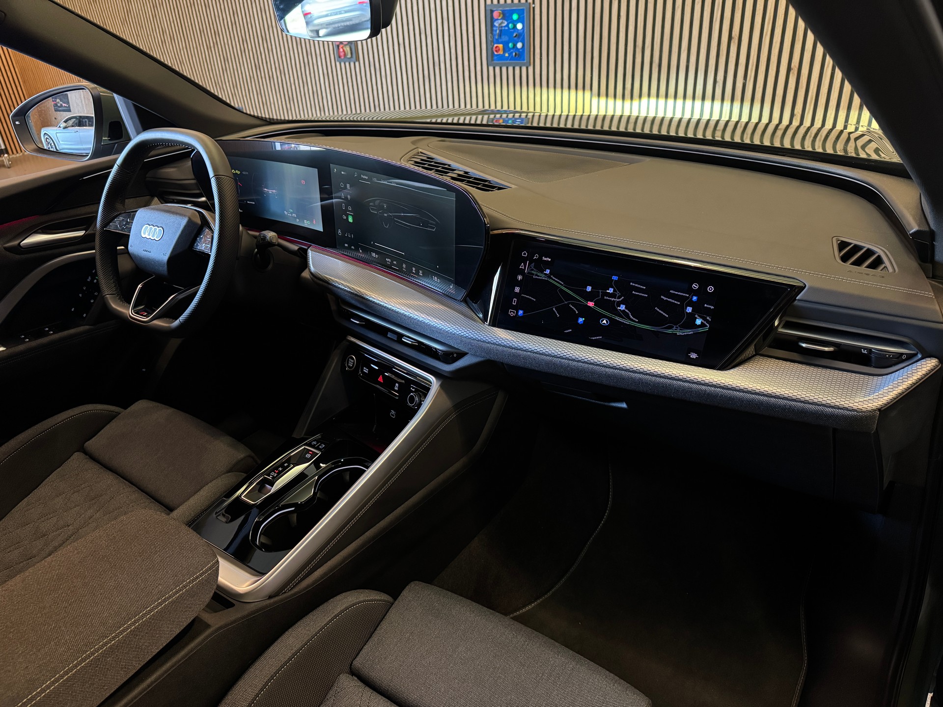 AUDI Q5 2.0 TDI quattro S-Tronic S-Line-image-14