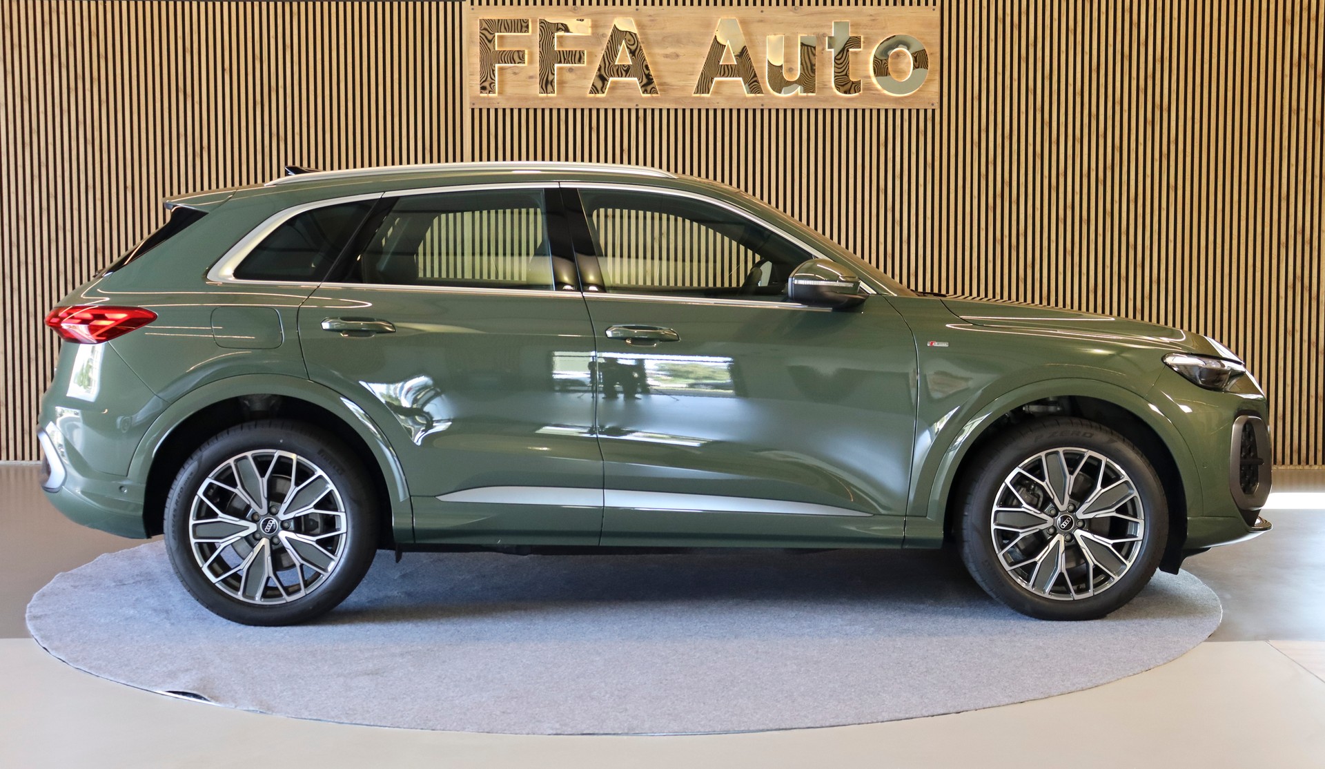 AUDI Q5 2.0 TDI quattro S-Tronic S-Line-image-4