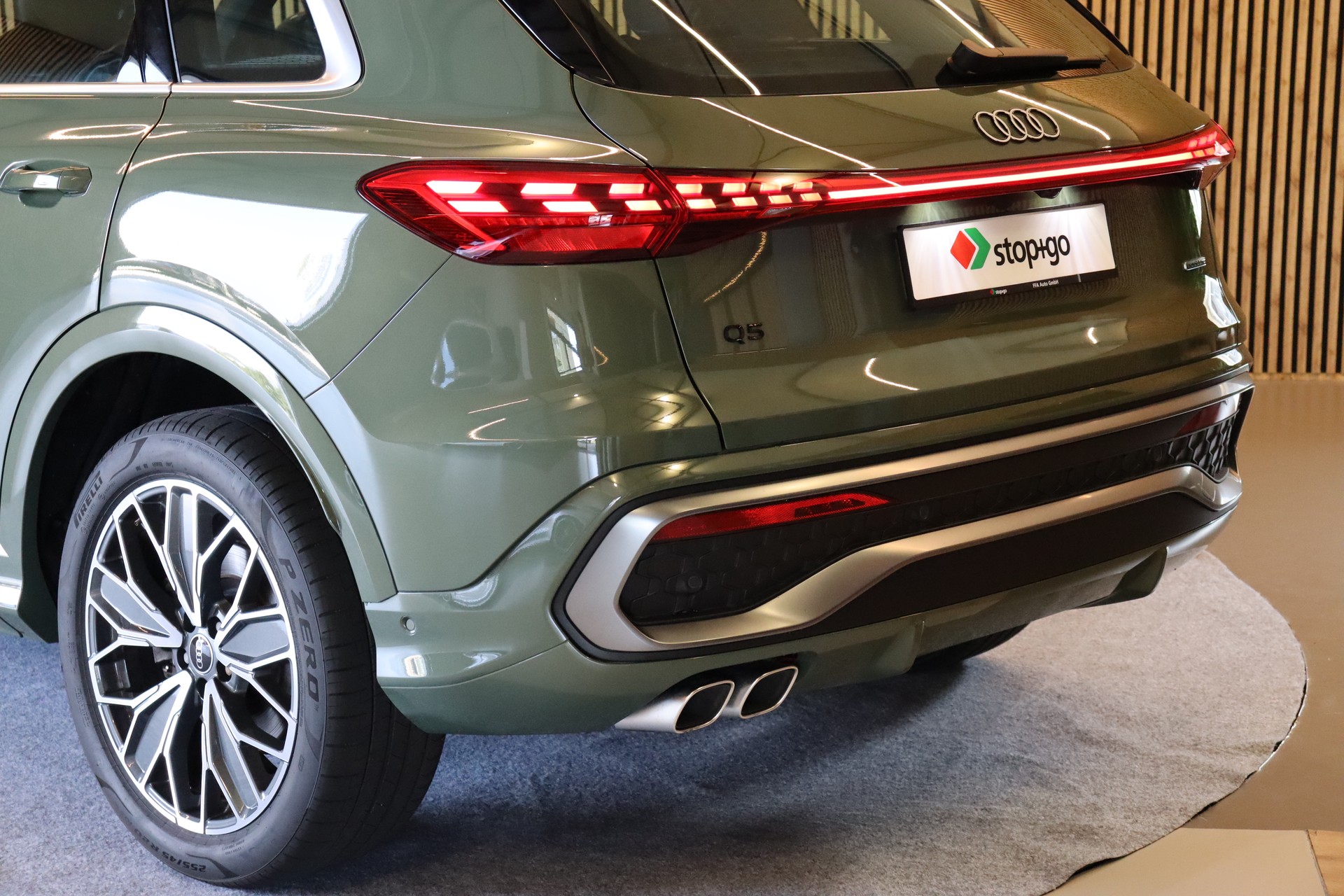 AUDI Q5 2.0 TDI quattro S-Tronic S-Line-image-10