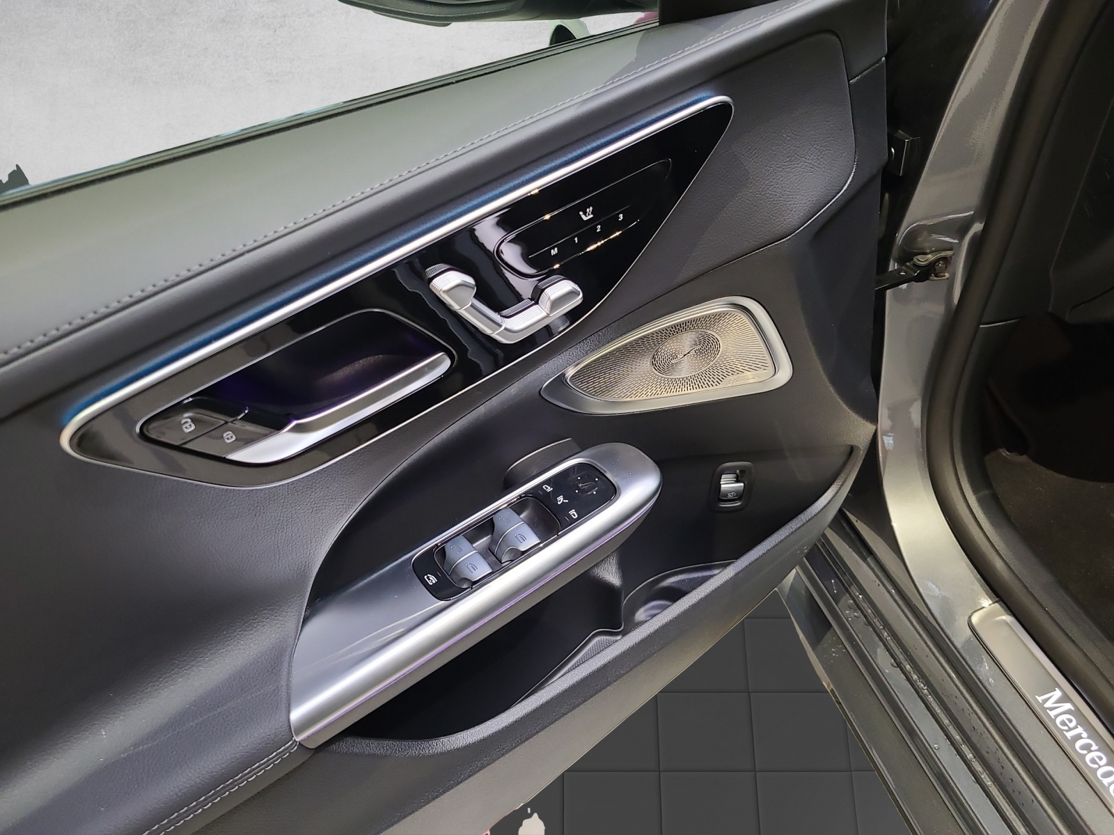 MERCEDES-BENZ C 300 AMG Line 4matic-image-13
